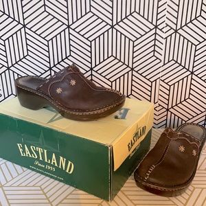 East land Women’s lucky town clog